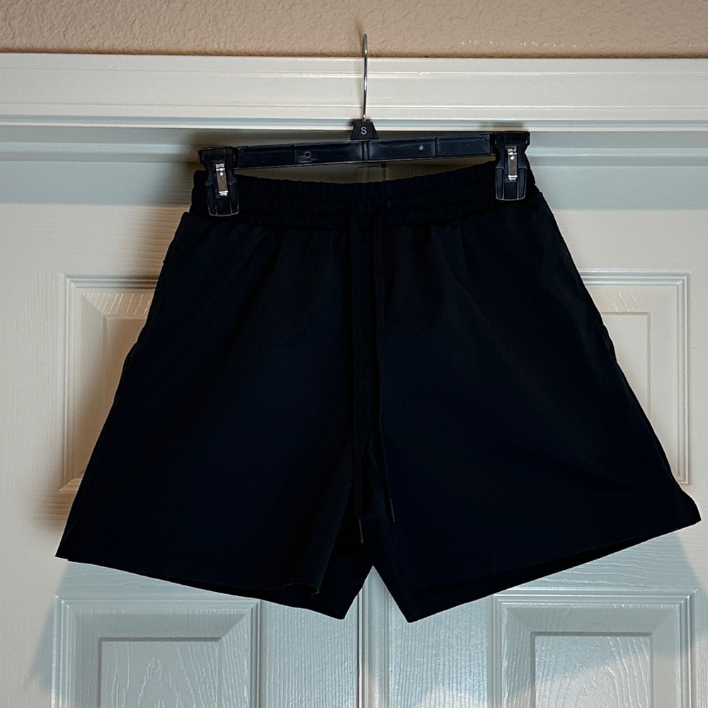 Uniqlo Black Polyester Shorts